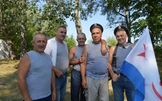 Будут судить мэра города Хорол за фото с флагом СССР