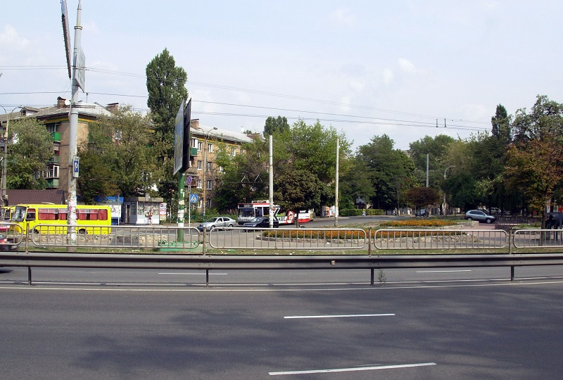 В Києві на ремонт закриють з’їзди з Чоколівського бульвару