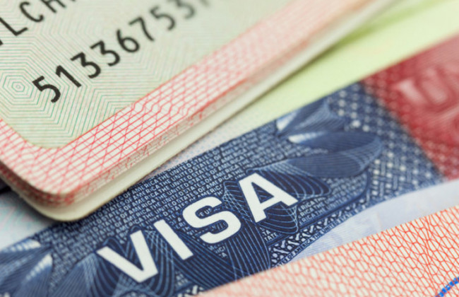 Україна буде видавати біометричні візи іноземцям