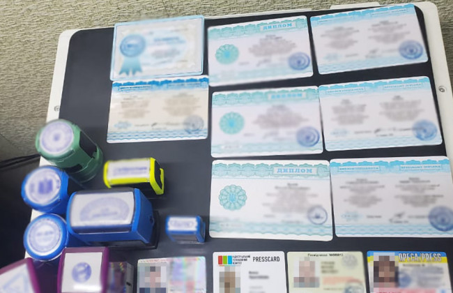 Подделывали любые документы: в Киеве разоблачили группировку мошенников