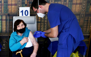 Из-за ошибок при вакцинации в Болгарии скончались 10 тысяч человек