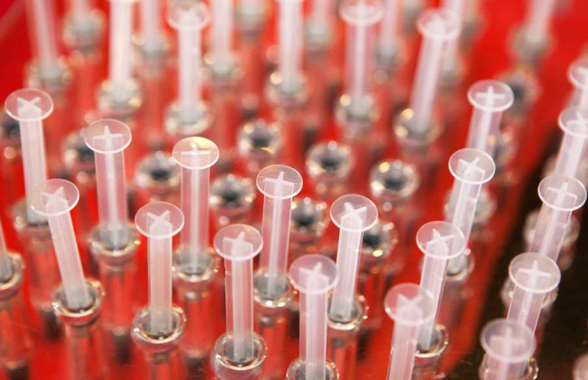 Решение, смешивать ли вакцины от COVID-19, будет принимать врач