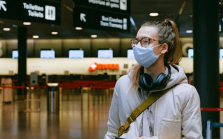 Полностью вакцинированные люди также могут передавать штамм «Дельта»
