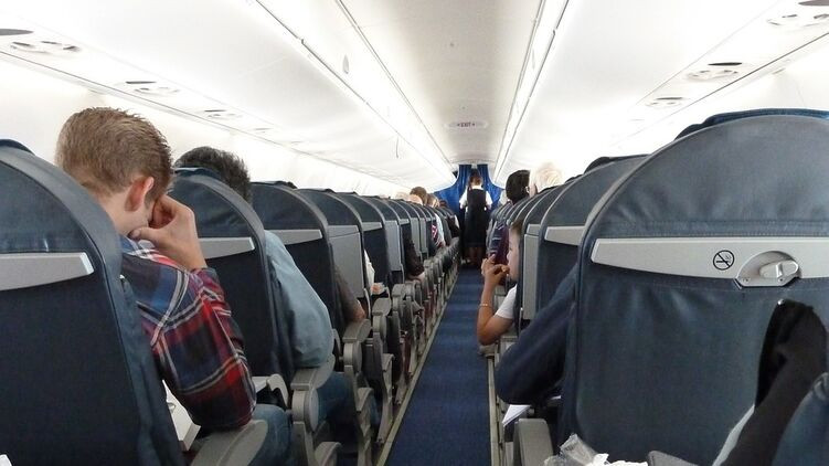 В Харькове из-за пассажирки без маски не мог взлететь самолет с туристами в Турцию