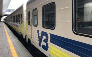 В Полтавской области грузовик влетел в поезд: рейсы УЗ задерживаются