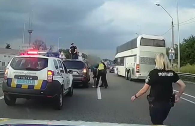 На Миколаївщині водій позашляховика збив дитину та втік: його затримали під Києвом, відео