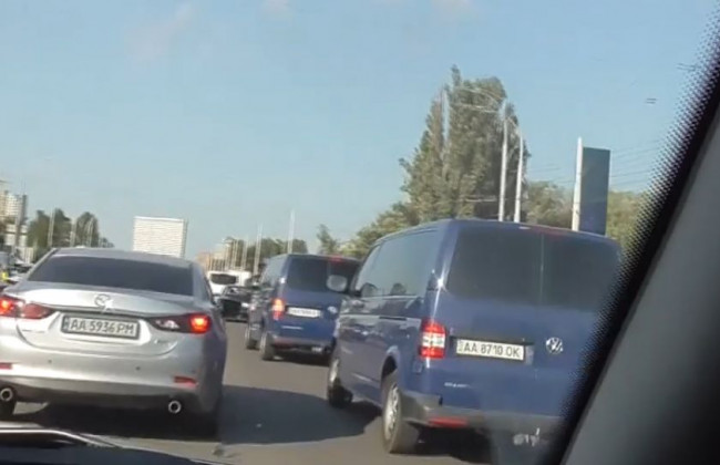 Появилось видео погони сотрудников НАБУ за авто СБУ, на котором везли судью Чауса