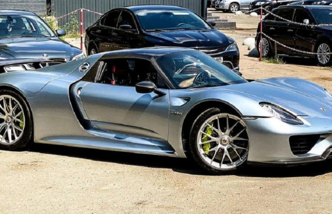 В Киеве засветился уникальный гиперкар Porsche 918 за миллион евро