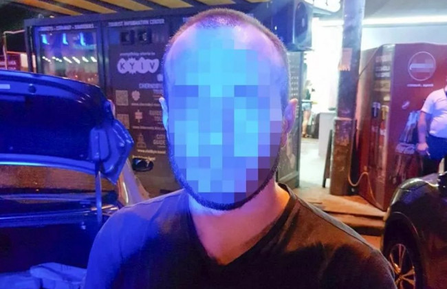 В Киеве таксист напал с ножом на пассажира