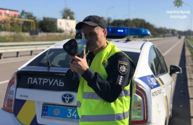 Суд скасував штраф водію, оскільки відеозапис з приладу TruCam не містив цифрового підпису