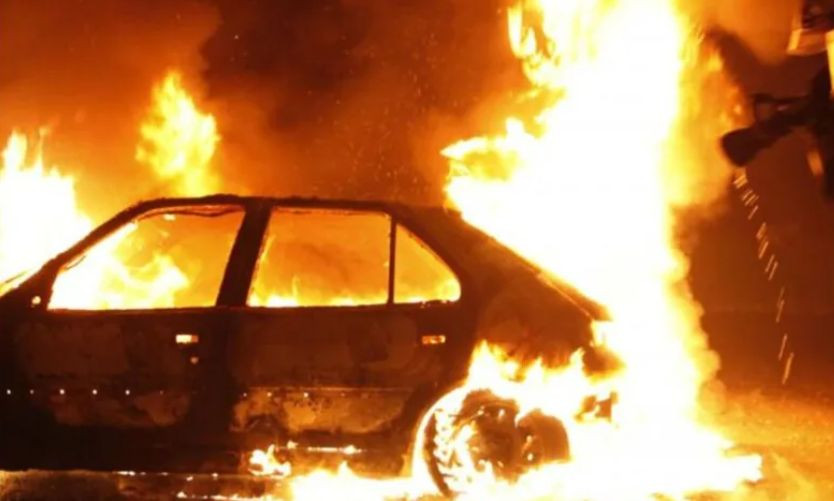 В Киеве подожгли автомобиль посольства Грузии