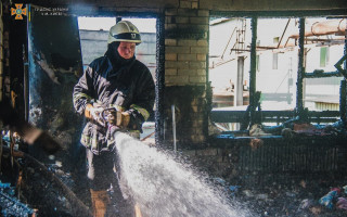 У Києві сталася пожежа в адміністративній будівлі: деталі