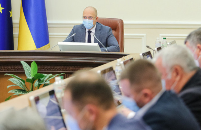 В Украине в скором времени начнут вводить социальные пакеты с накопительными пенсиями