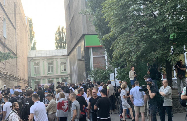 У посольства Беларуси в Киеве началась акция памяти Шишова