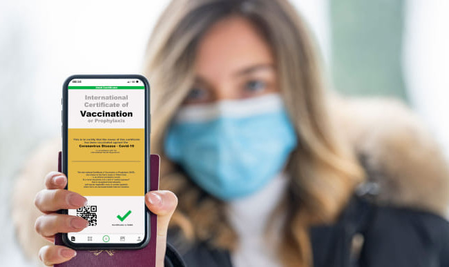 В Ужгороде украинцам выдают венгерские COVID-сертификаты