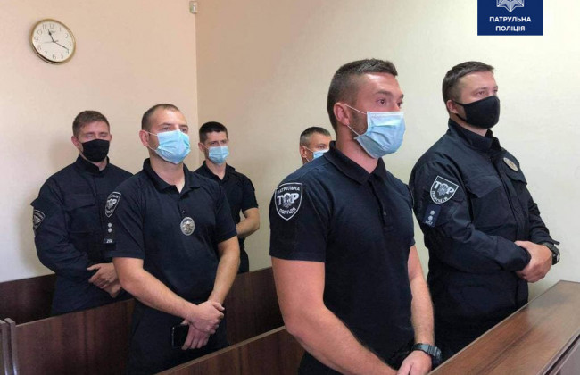 Хлопець проковтнув пакет із наркотиками й задихнувся: у Львові судили шістьох поліцейських