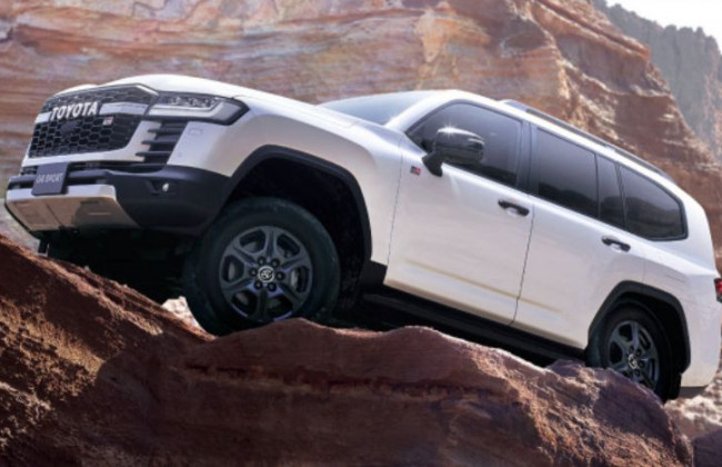 Toyota представила топ-версию Land Cruiser 300, видео