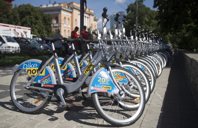 На Троещине в Киеве из-за краж убирают пункты проката велосипедов