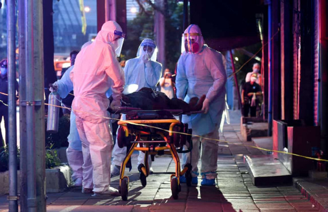 Риск заражения COVID после двух доз вакцины в три раза ниже – ученые