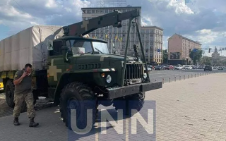 В Киеве военный грузовик снес три авто из-за отказа тормозов