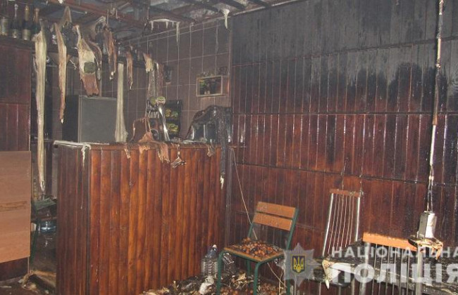 «Не сподобалося обслуговування»: У Києві чоловік підпалив кафе