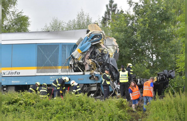 Авария поезда у чешско-германской границы: есть погибшие и десятки пострадавших