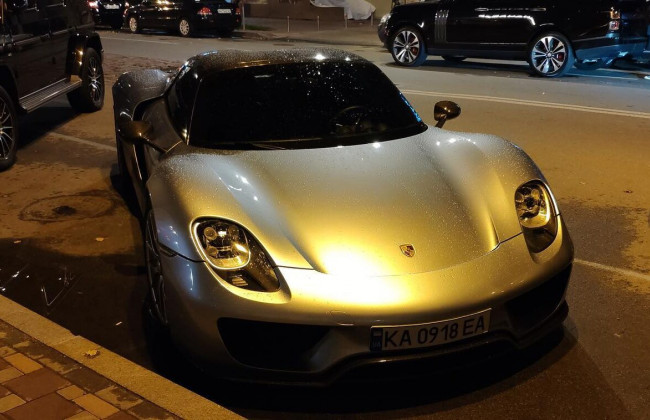 В Киеве появился уникальный Porsche 918 за 1,5 млн долларов, фото