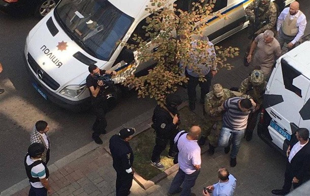 Мужчина, угрожавший взорвать здание Кабмина, задержан, — пресс-служба полиции