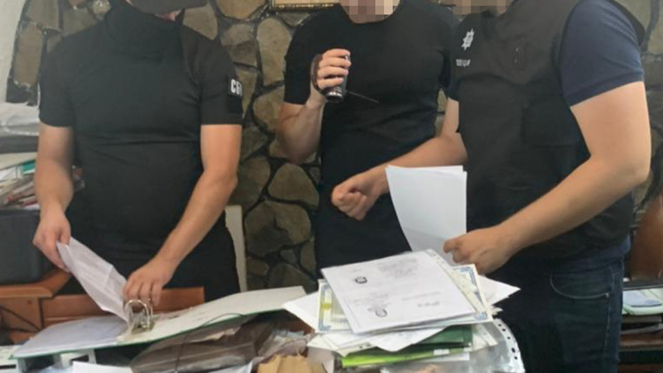 COVID-справка за тысячу гривен: задержали врача из Закарпатья на продаже подделок