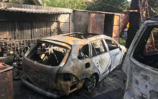 Под Киевом мужчина заказал поджог авто соседа по участку ради земли под СТО