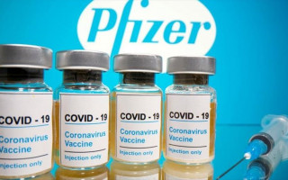 Почему эффективность вакцины Pfizer снизжается со временем: назвали причины