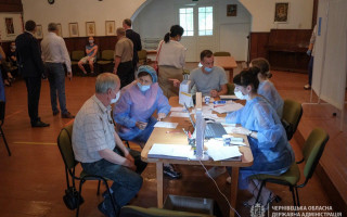 В Черновицкой области врачам обещают премии за прививки