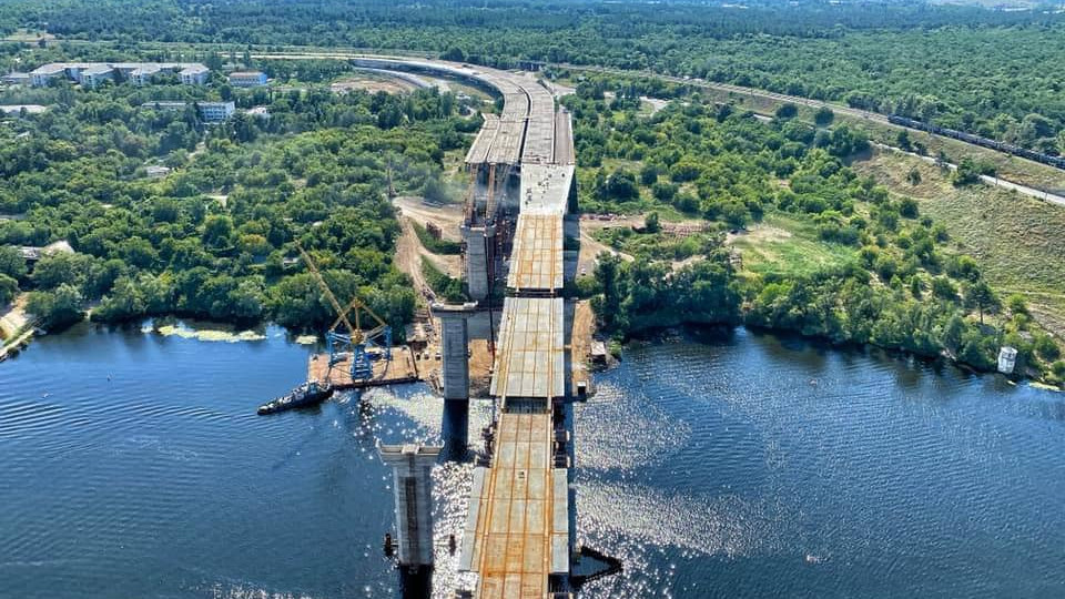 «Велике будівництво»: цього року на Запорізьких мостах відкриють рух між обома берегами міста