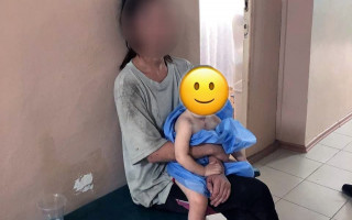 На Херсонщині нетвереза мати влаштувала малолітній дитині нічну прогулянку