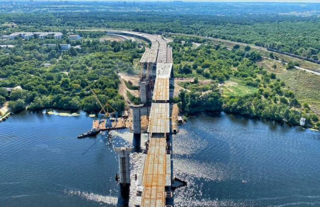«Велике будівництво»: цього року на Запорізьких мостах відкриють рух між обома берегами міста