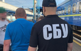 Переховувався від слідства: СБУ затримала експосадовця «Укрзалізниці» на вокзалі
