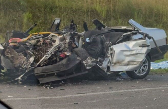 Смертельное ДТП: под Ровно фура полностью снесла легковушку