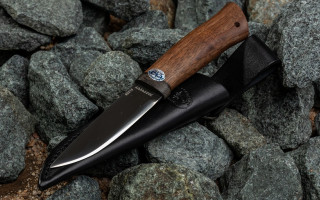 На Контрактовой площади мужчина пырнул подростка ножом в живот