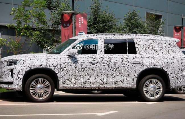 Китайцы выпустили стильную копию Rolls-Royce Cullinan, фото