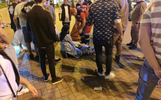 Опять виноваты самокаты: в центре Киева туристка упала и разбила голову