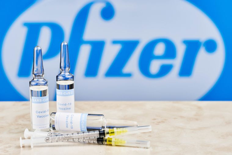 Нужен дополнительный укол: Pfizer выпустит вакцину-усилитель