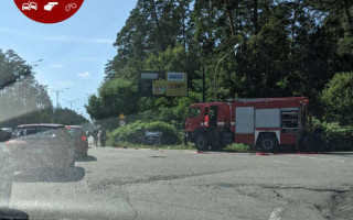 У Києві на перехресті не розминулися два автомобілі: фото