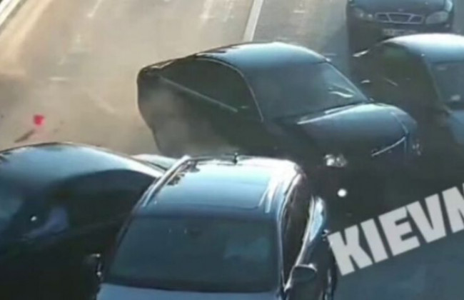 Разбито 5 машин: в Киеве произошло масштабное ДТП, видео
