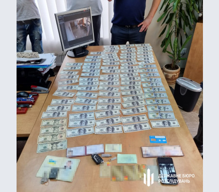 У Запорізькій області начальник Держпродспоживслужби змушував підлеглого брати данину й ділитися