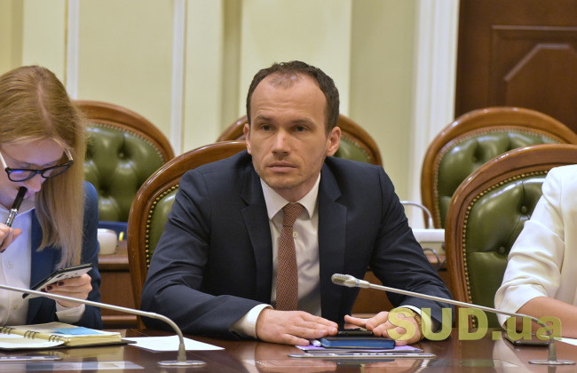 Платних камер вже замало: Денис Малюська хоче в тюрмах продавати інтернет