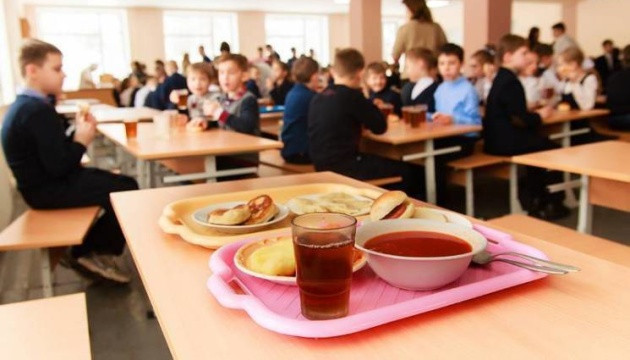 Уряд виділив майже 400 млн грн на реформу шкільного харчування