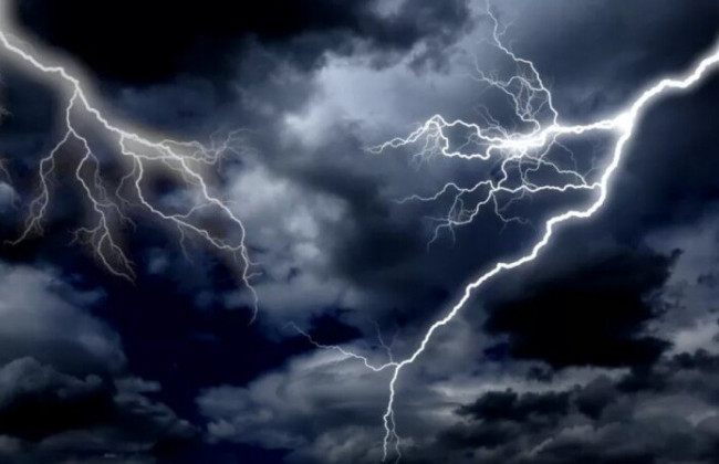 Стихия в Энергодаре: молния обесточила целый микрорайон