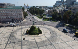 В Red Bull прокомментировали скандальный дрифт на Софийской площади