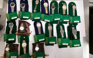 Иностранец пытался ввезти в Киев 16 часов Rolex на 4 млн грн