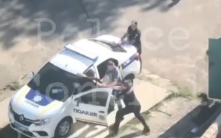 Под Киевом подрались сотрудники полиции, видео